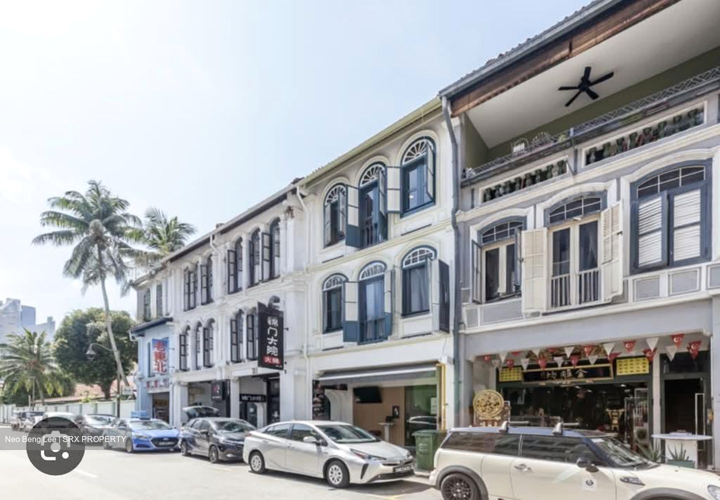 Middle Road (D7), Retail #591437311